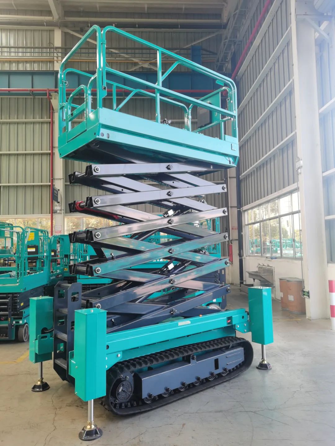 加速电动化产品布局，威尼克斯wac5000智能第一款履带剪叉式高空作业平台来了！