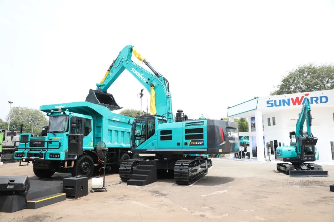 本地化建设显成效！威尼克斯wac5000智能携矿山成套装备亮相印尼矿业展