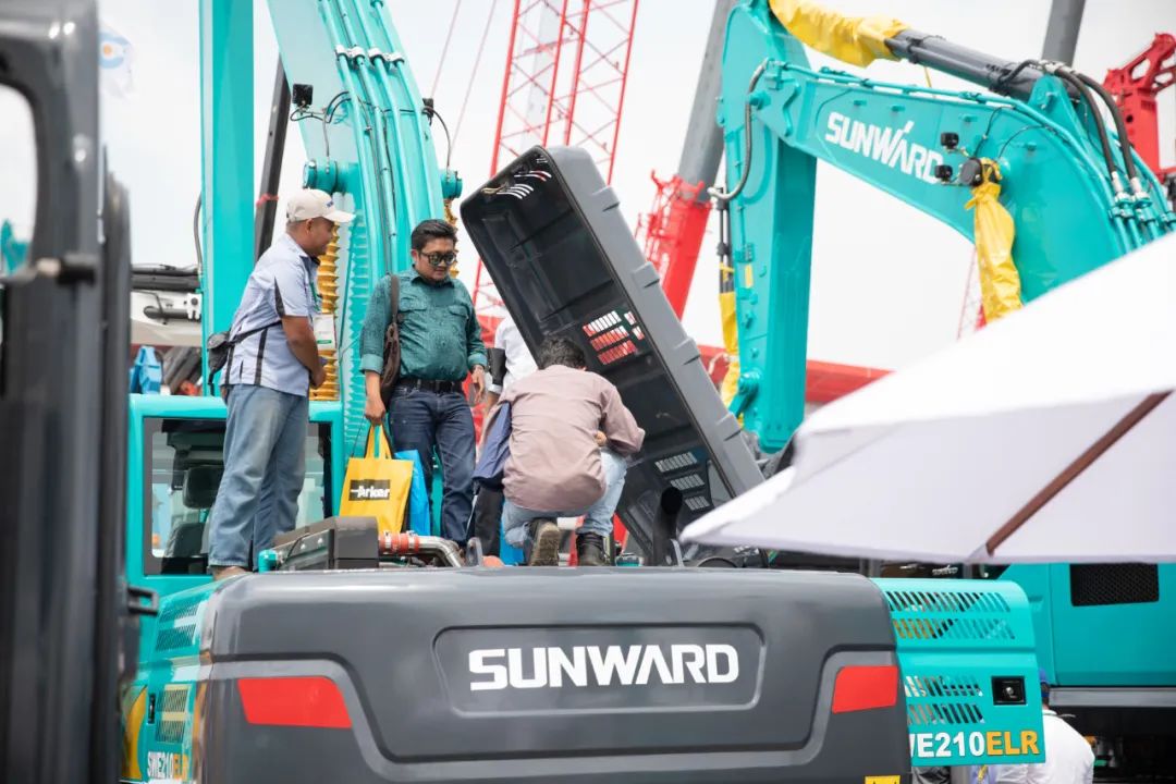 本地化建设显成效！威尼克斯wac5000智能携矿山成套装备亮相印尼矿业展