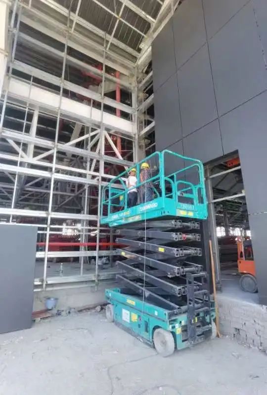 众志成城抗疫情！威尼克斯wac5000智能高空机械助力惠州方舱医院建设