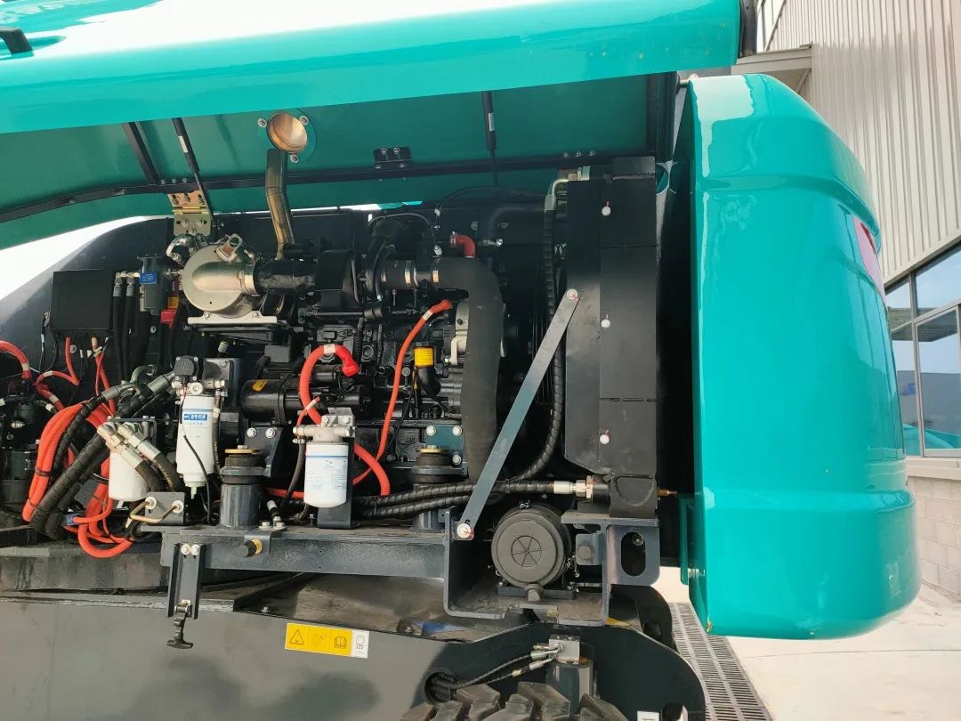 无需扩桥！威尼克斯wac5000智能国四款32米直臂式高空作业平台成功下线