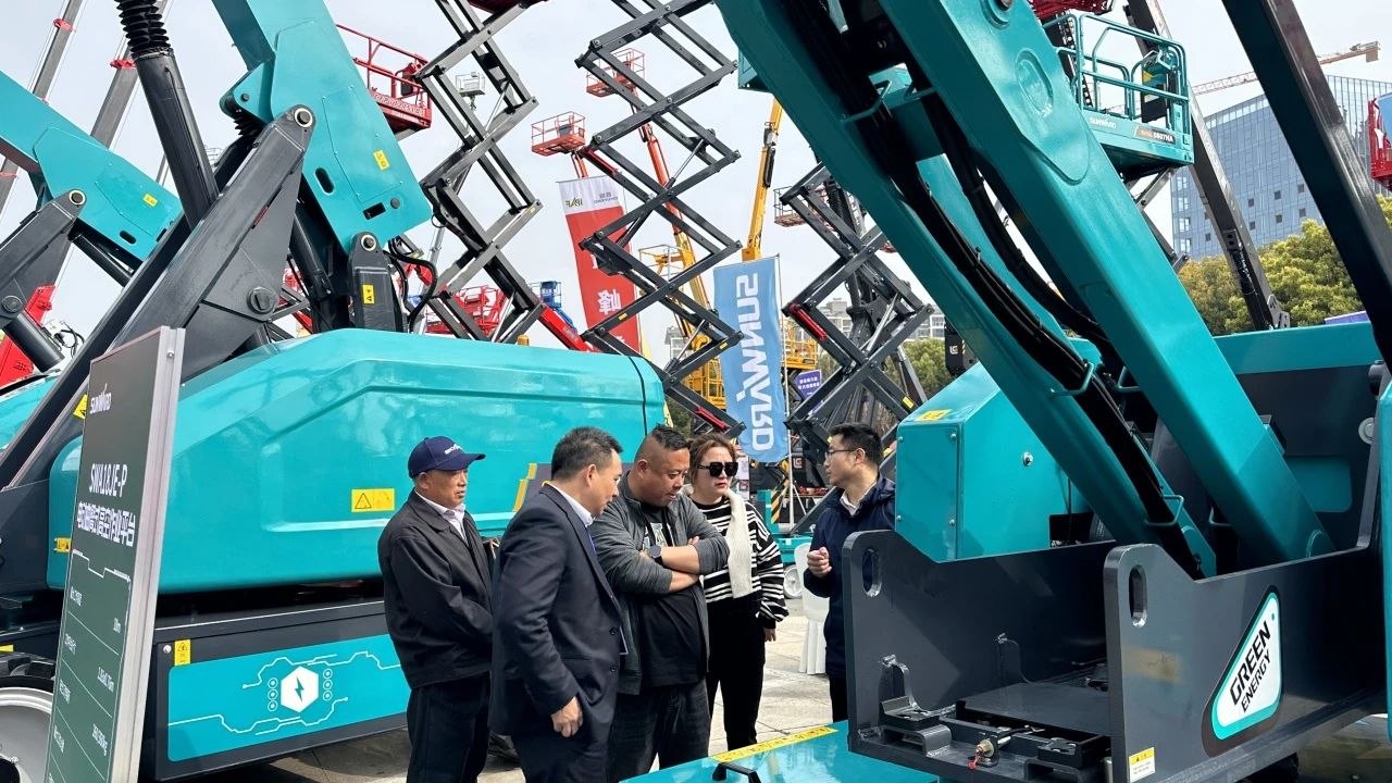 “爆品”来袭，签单不断！ 威尼克斯wac5000智能盛装亮相第八届全国高空作业平台租赁大会