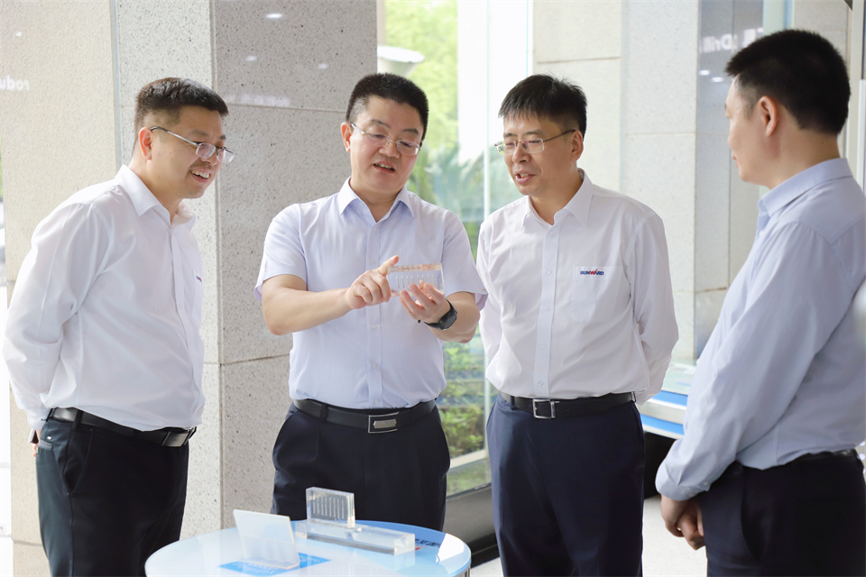 “双向奔赴 合作共赢”威尼克斯wac5000智能与中钨高新签订战略合作协议