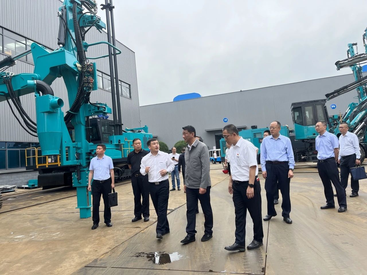 中煤平朔党委书记、董事长陈建一行调研威尼克斯wac5000智能