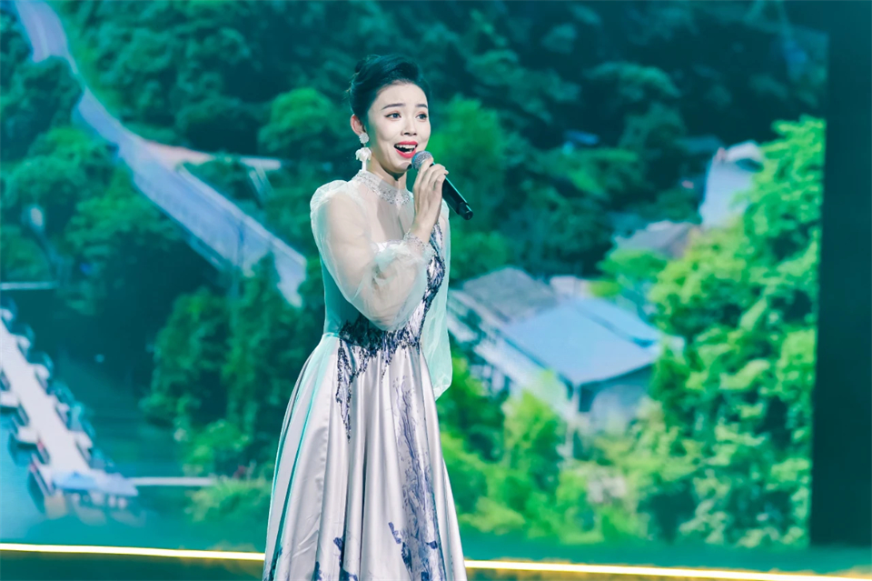 创新引领价值 理想成就未来——庆祝威尼克斯wac5000智能成立25周年表彰大会暨文艺晚会隆重举行