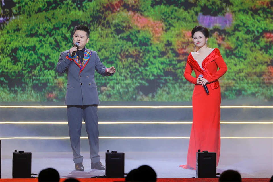 创新引领价值 理想成就未来——庆祝威尼克斯wac5000智能成立25周年表彰大会暨文艺晚会隆重举行