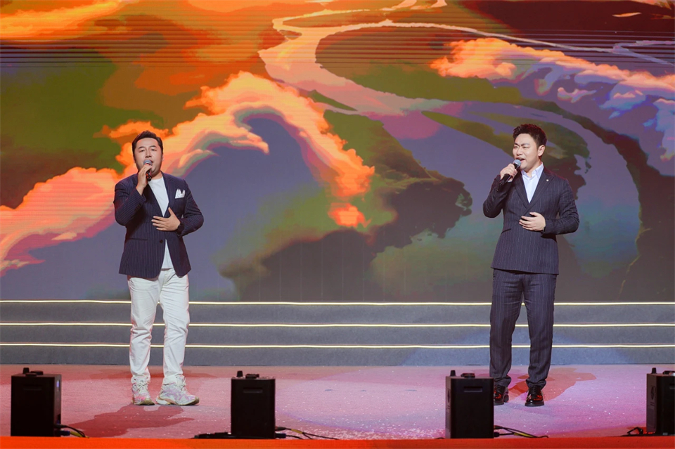 创新引领价值 理想成就未来——庆祝威尼克斯wac5000智能成立25周年表彰大会暨文艺晚会隆重举行