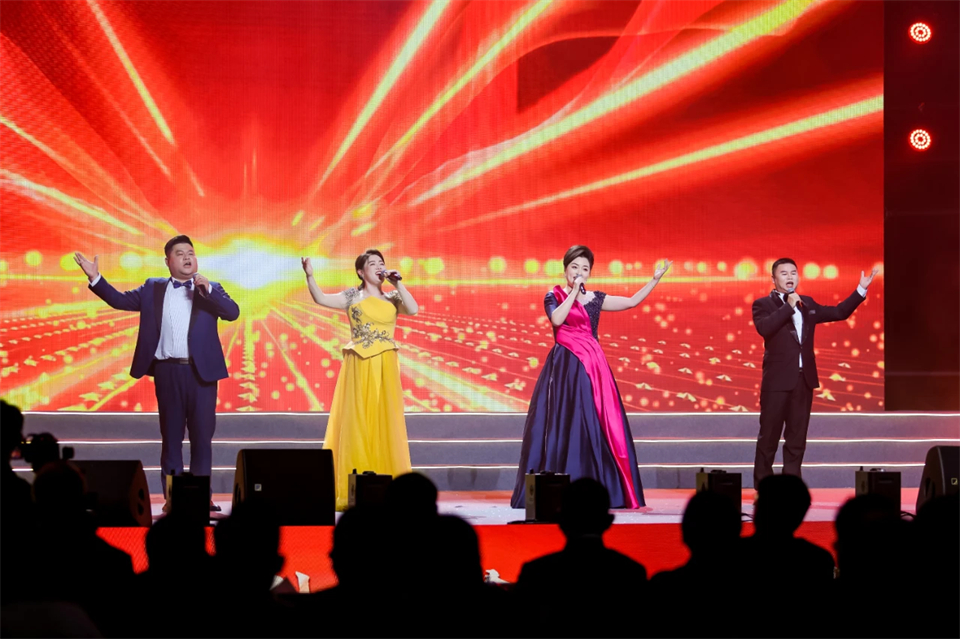 创新引领价值 理想成就未来——庆祝威尼克斯wac5000智能成立25周年表彰大会暨文艺晚会隆重举行